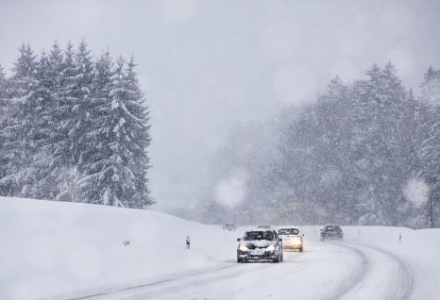 踩脏的雪和干净的雪，哪种雪会融化得更快？-好门道 - 生活经验_行业门道_实用技巧_避坑指南